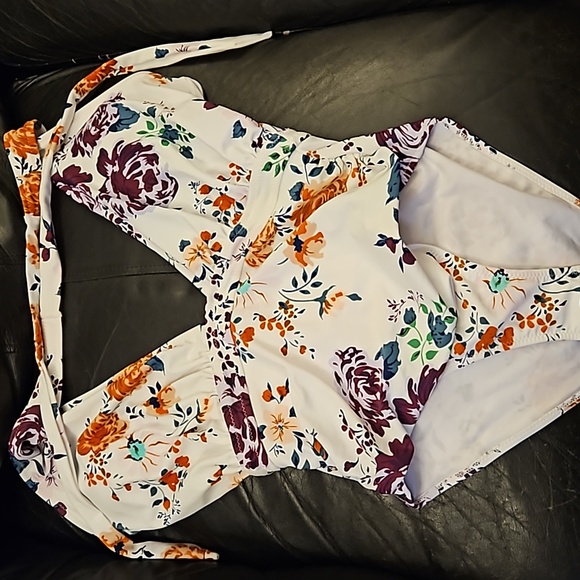 NWT Cupshe swimsuit - Picture 1 of 9